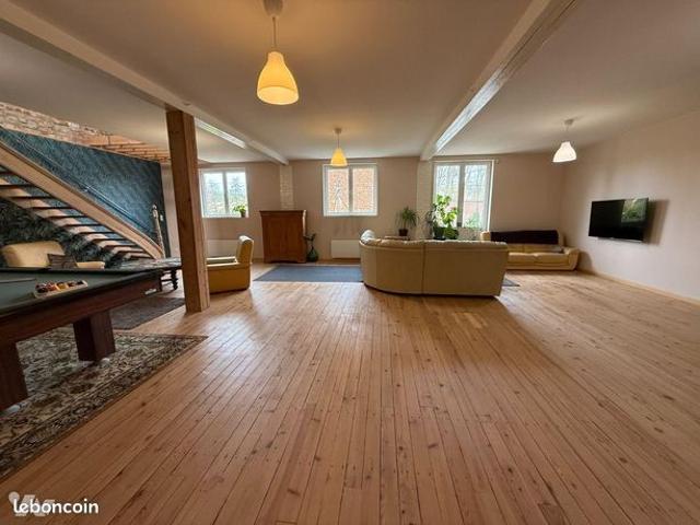 Maison 8 pièces 617 m²