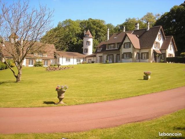 Maison 8 pièces 610 m²