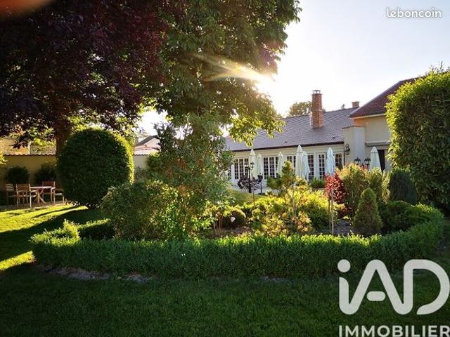 Maison 8 pièces 750 m²