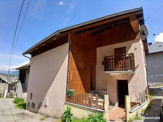 Maison 8 pièces 99 m²