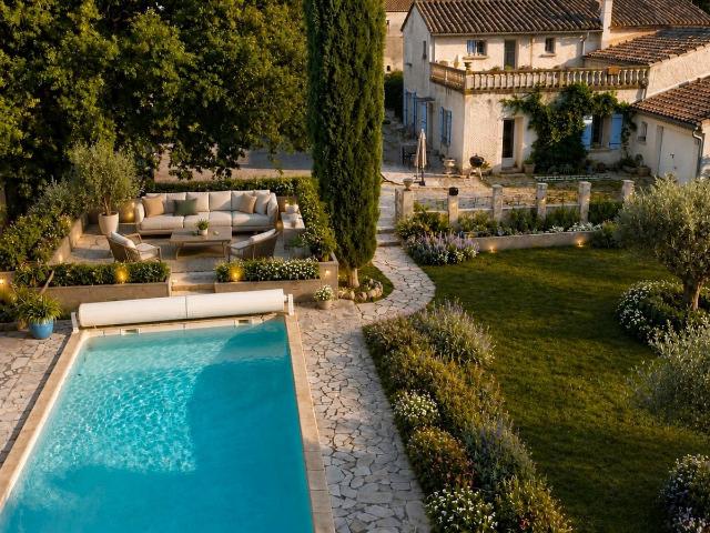 Maison 8 pièces de 214 m² sur 1556 m² de terrain avec studio. 214m² Vedène