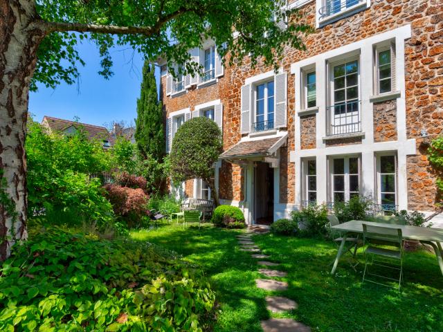 Maison 8 pièces sur un terrain de 325m2