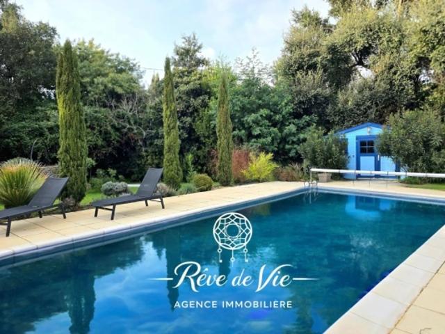 MAISON 8 PIÈCES SUR 2 NIVEAUX AVEC PISCINE