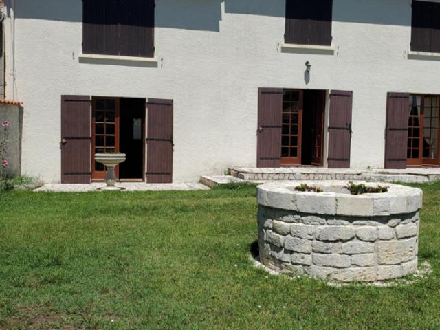 Maison 8 pièces, surface de 197 m2 + Dépendances, située s