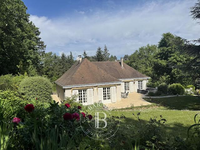 Maison avec jardin et terrasse