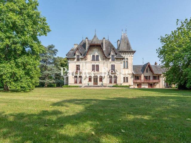 Maison 900 m2 Availles en Châtellerault