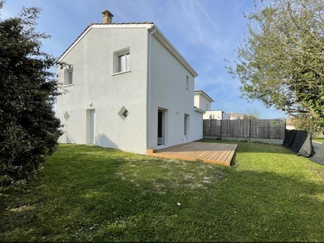 Maison 90 m2 3 chambres Mérignac La Forêt