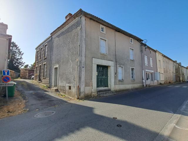 Maison 90 m2 à louer FENIOUX 79160