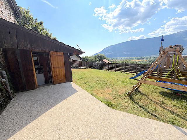 Maison 90 m² habitables avec jardin