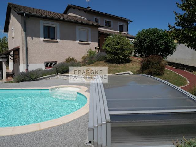 Maison avec piscine et jardin