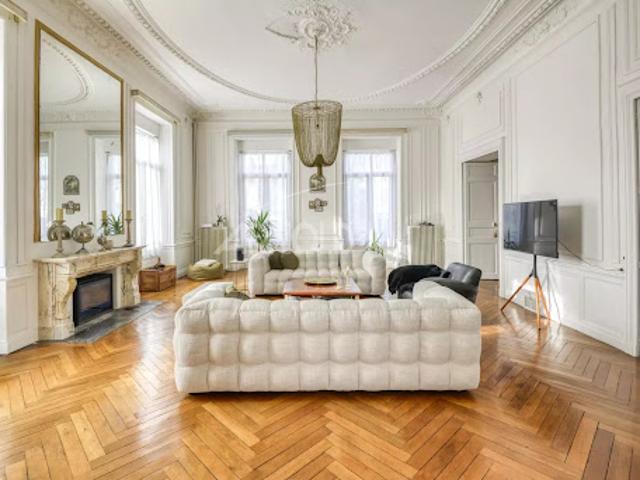 Maison contemporaine avec jardin