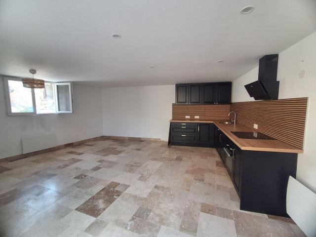 Maison, 94 m² à louer à Laizé 71870