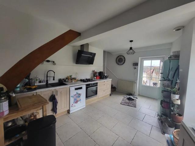 Maison 98 m² à louer à proximité de Beaune avec extérieur