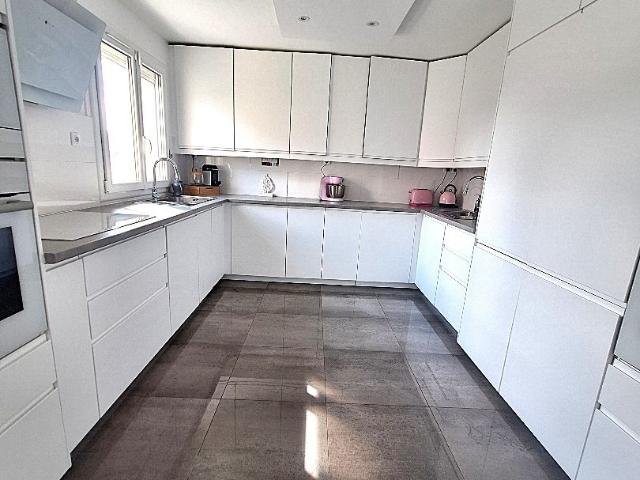 Maison 9 pièces 217 m²