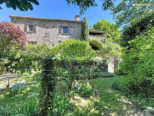 Maison 9 pièces 138 m²