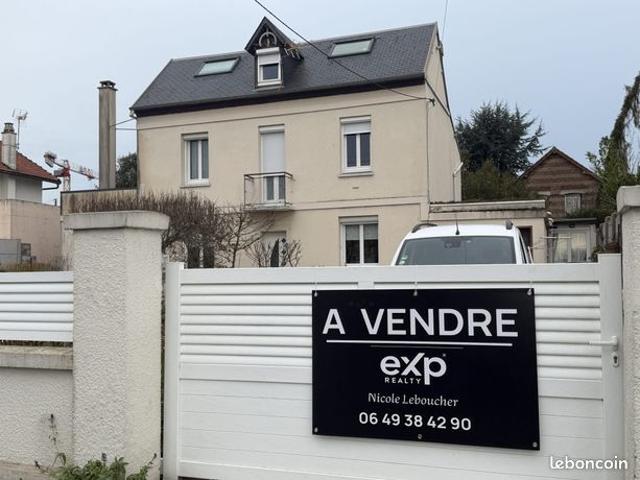 Maison 9 pièces 138 m²