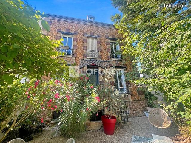 Maison 9 pièces 144 m²
