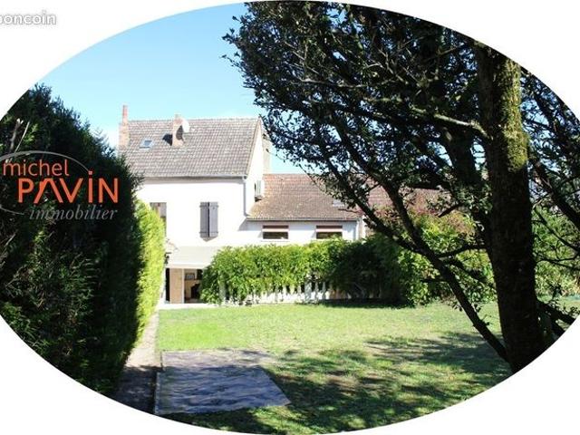 Maison 9 pièces 144 m²