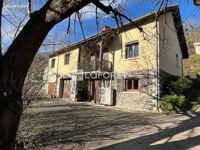 Maison 9 pièces 145 m²