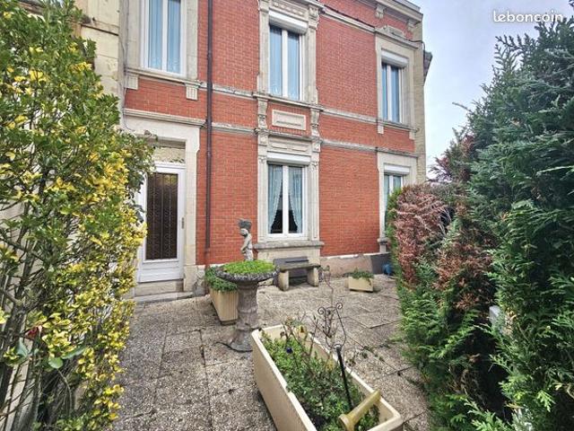 Maison 9 pièces 145 m²