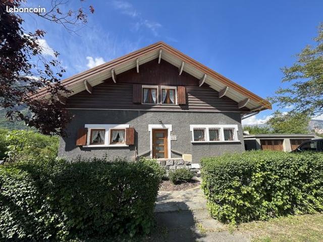 Maison 9 pièces 146 m²
