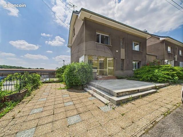Maison 9 pièces 146 m²