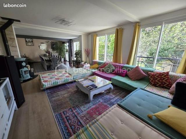 Maison 9 pièces 147 m²