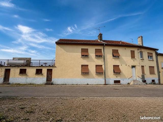 Maison 9 pièces 148 m²