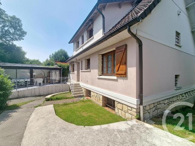 Maison 9 pièces 148 m²