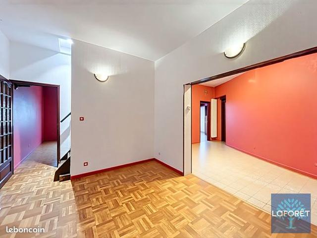 Maison 9 pièces 140 m²