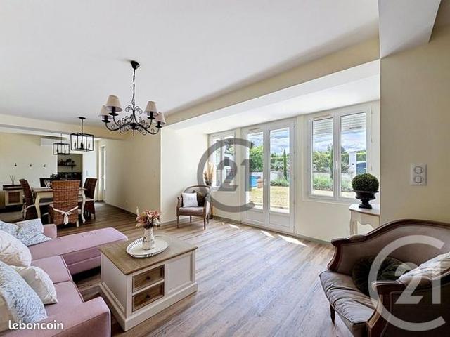 Maison 9 pièces 140 m²