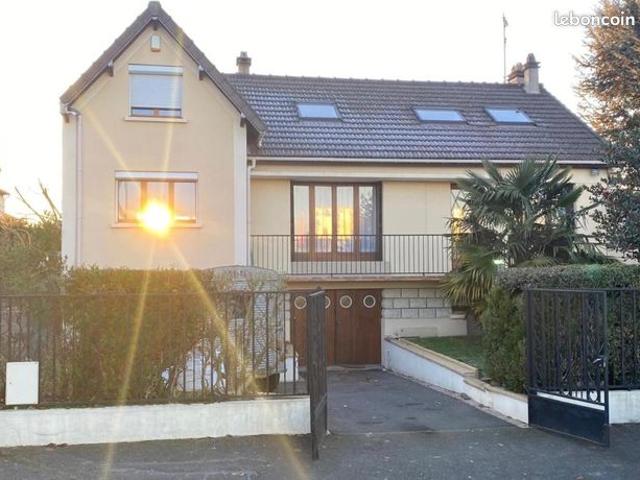 Maison 9 pièces 140 m²
