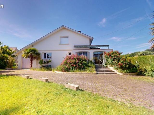 Maison 9 pièces 140 m²