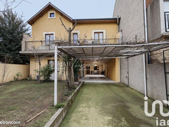 Maison 9 pièces 143 m²