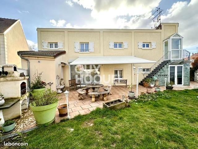 Maison 9 pièces 159 m²