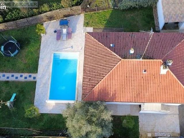 Maison 9 pièces 151 m²