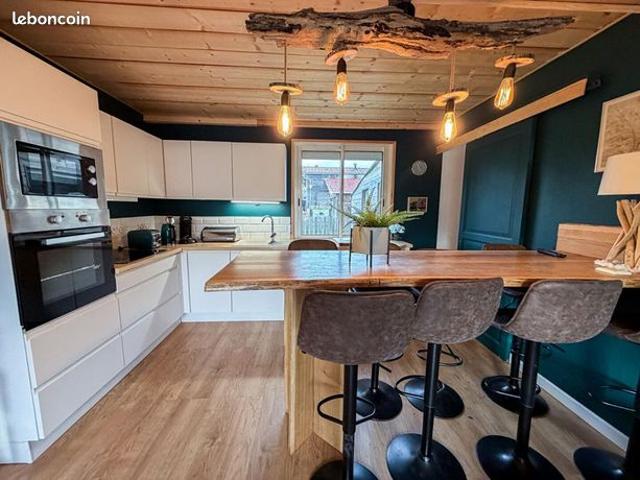 Maison 9 pièces 151 m²