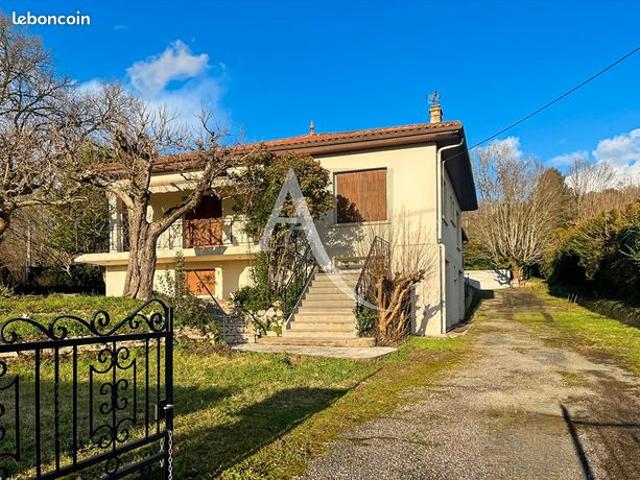 Maison 9 pièces 153 m²