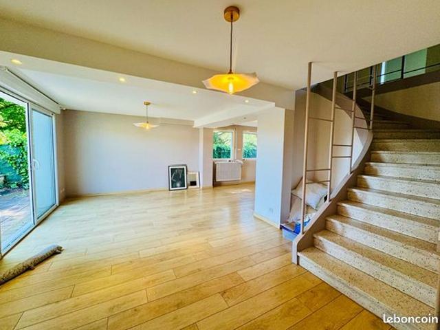 Maison 9 pièces 165 m²