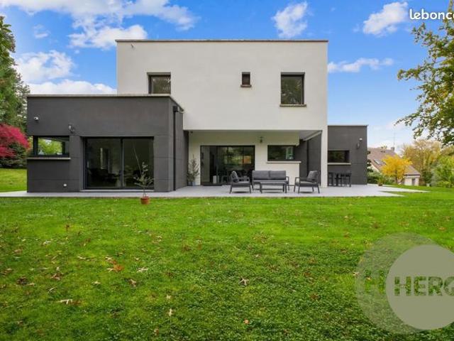 Maison 9 pièces 165 m²