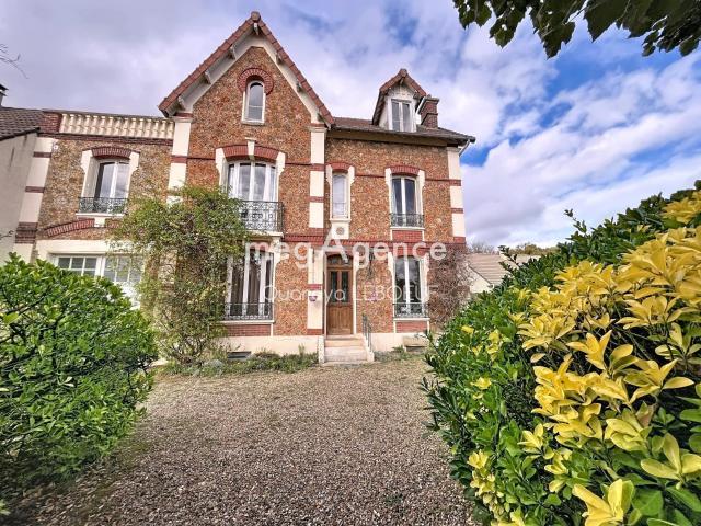 Maison 9 pièces 165 m²