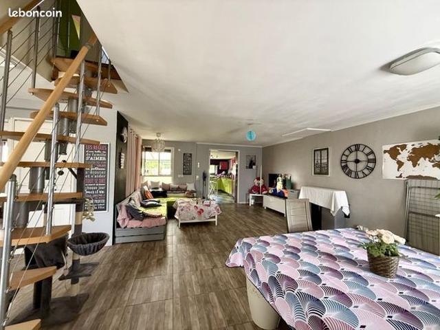 Maison 9 pièces 166 m²