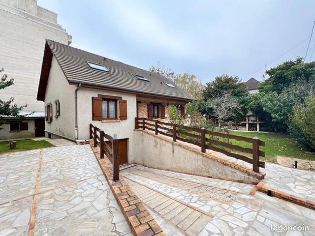 Maison 9 pièces 160 m²