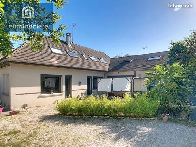 Maison 9 pièces 160 m²