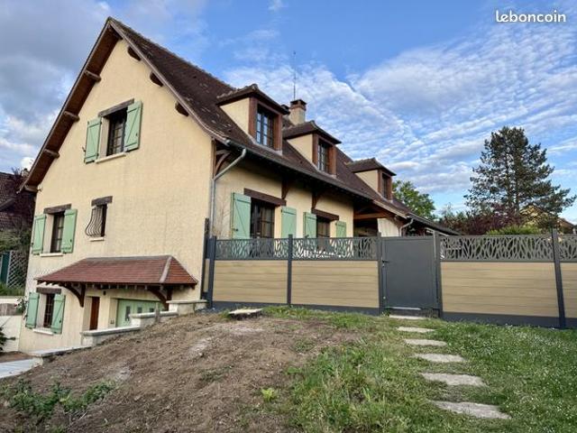 Maison 9 pièces 161 m²