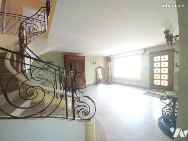Maison 9 pièces 174 m²