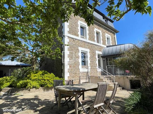 Maison 9 pièces 174 m²