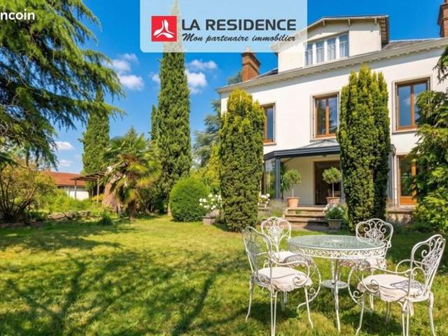 Maison 9 pièces 174 m²