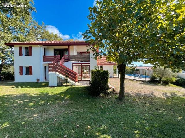 Maison 9 pièces 175 m²