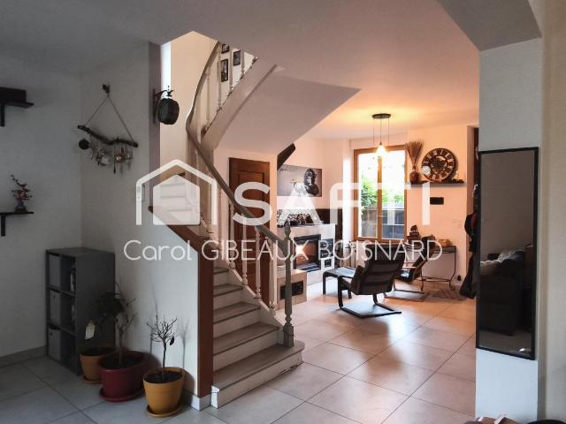 Maison 9 pièces 176 m²